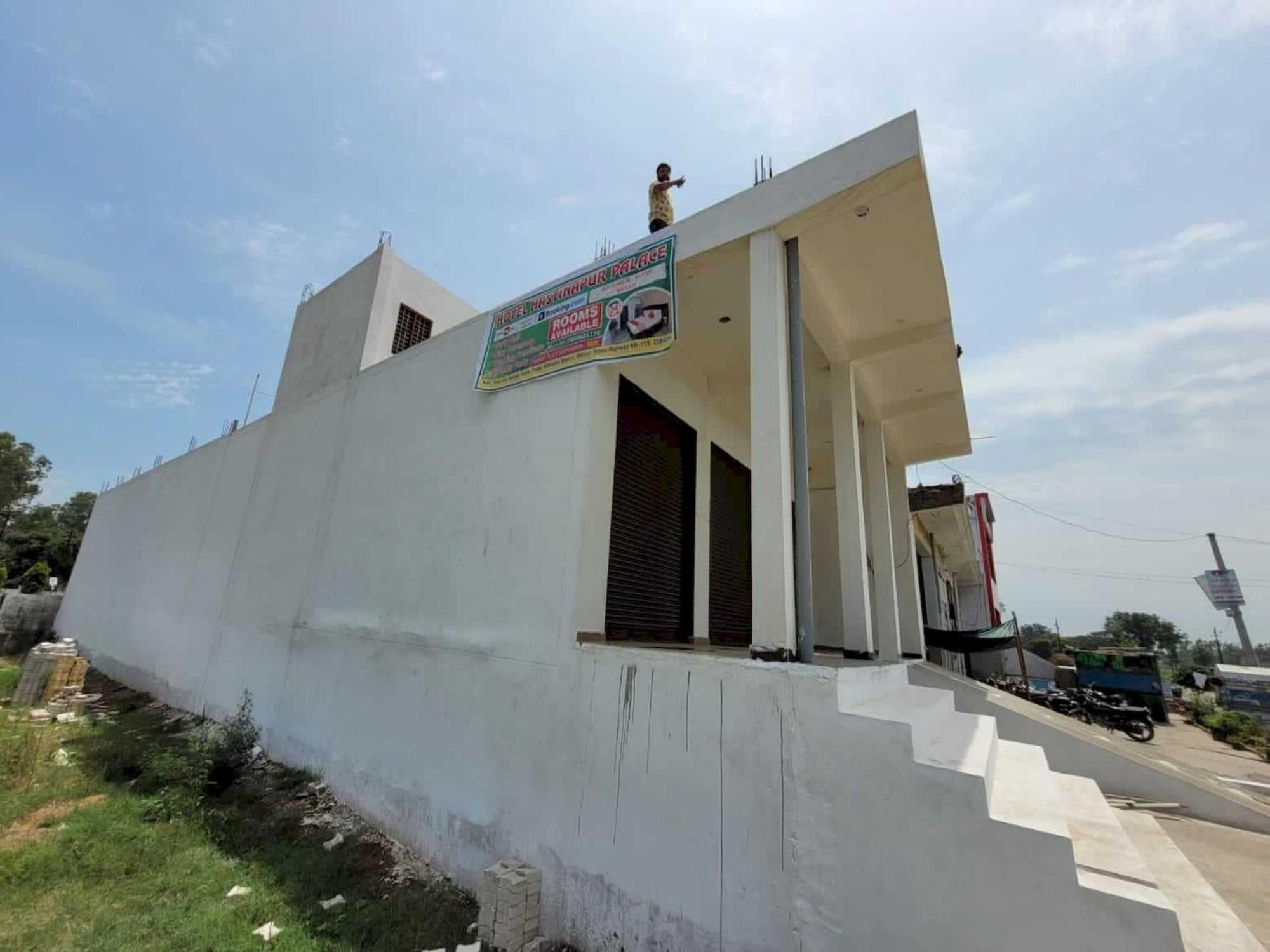 Oyo Hotel Hastinapur Palace Meerut Exterior foto